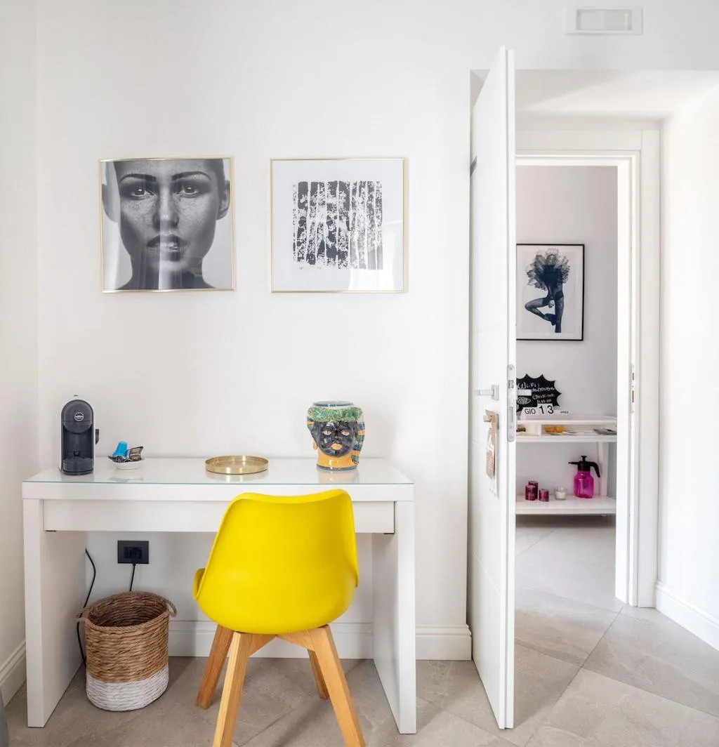 Room, Spigolehouse, Catania