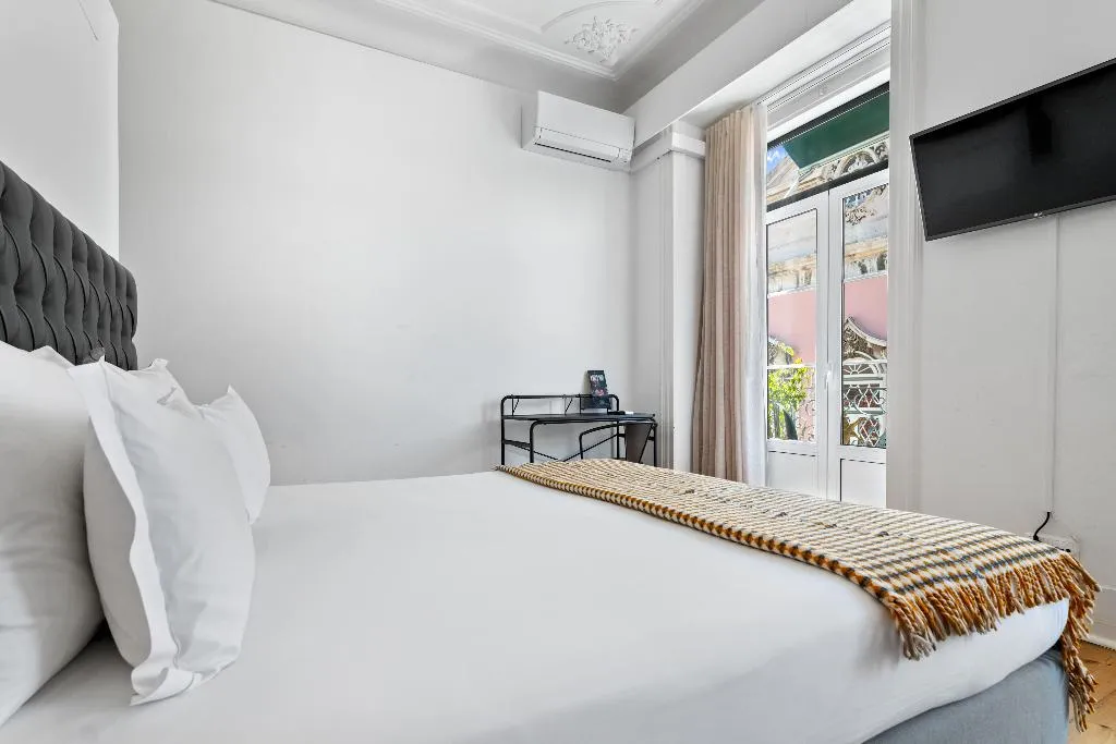 DOUBLE SUPERIOR QUEEN BED Room, Quinta Colina By Shiadu, Lisbon