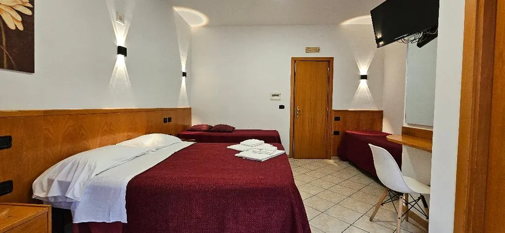Room, Zara, Naples