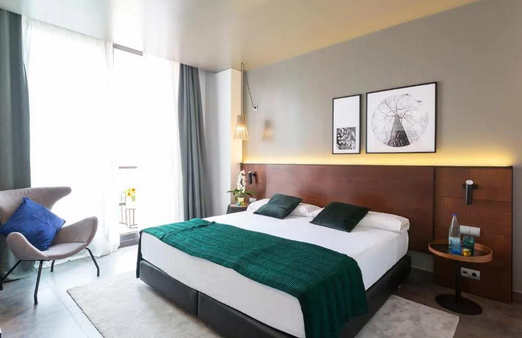 SINGLE STANDARD Room, Dolce By Wyndham Barcelona Resort, Barcelona