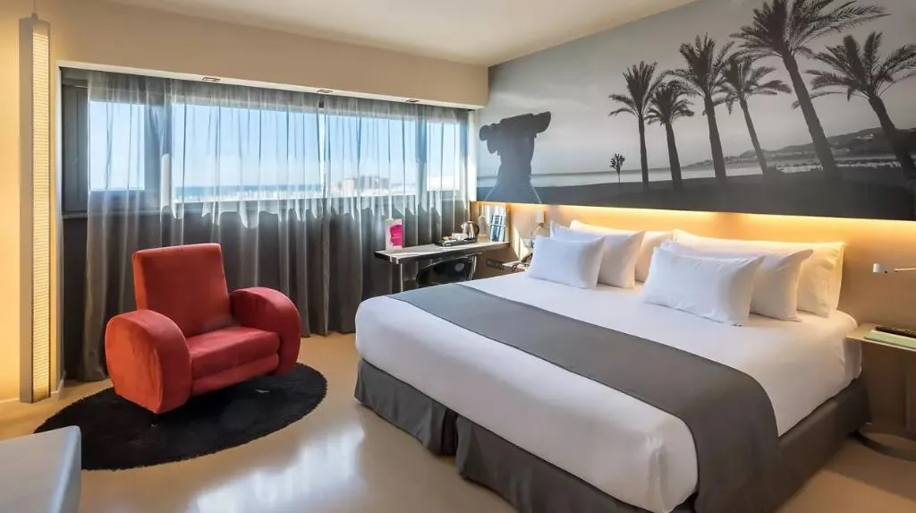 FAMILY ROOM PREMIUM Room, Barcelo Malaga, Costa Del Sol
