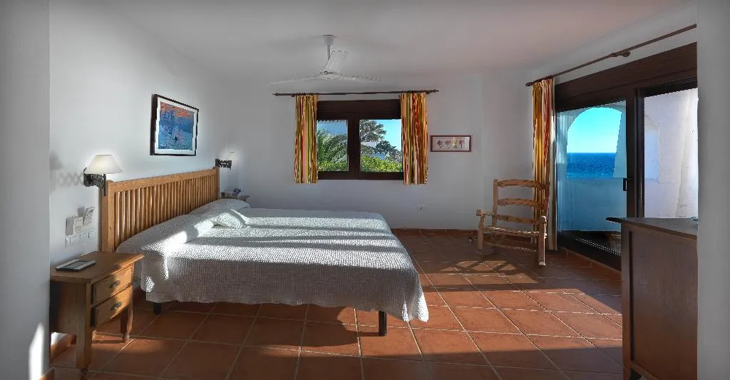VILLA CAPACITY 4 Room, Beach Resort Playa de los Alemanes, Costa De La Luz