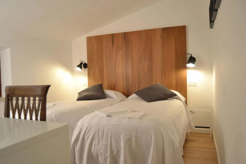 Room, Albergo Il Rientro, Perugia