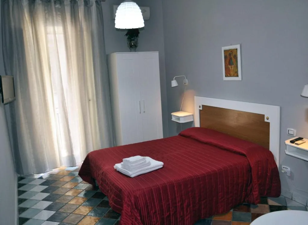 Room, Firenze 32, Naples