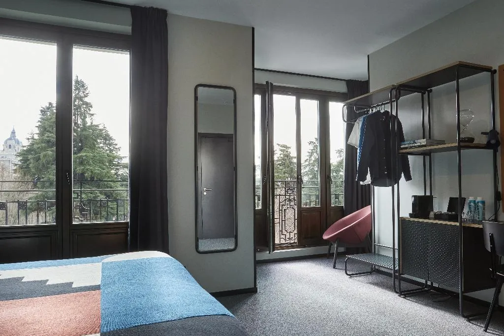 DOUBLE DELUXE Room, The Social Hub Madrid 4*, Madrid