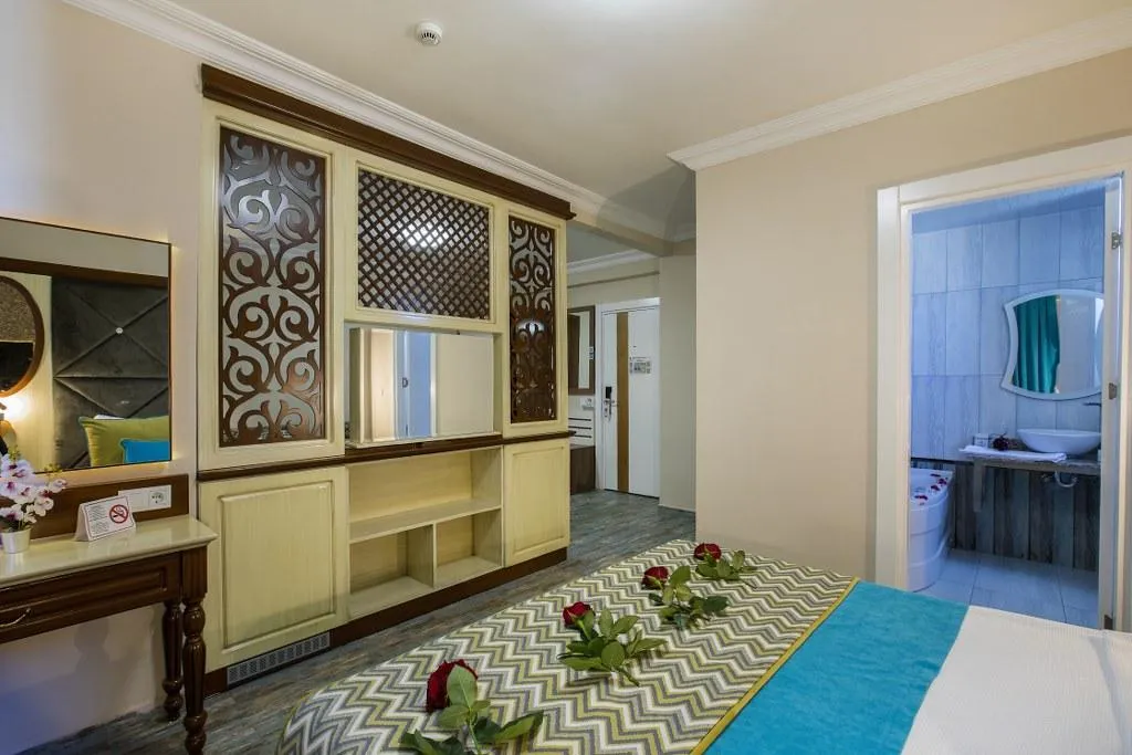 FAMILY ROOM DELUXE Room, Club Big Blue Suite Hotel, Antalya