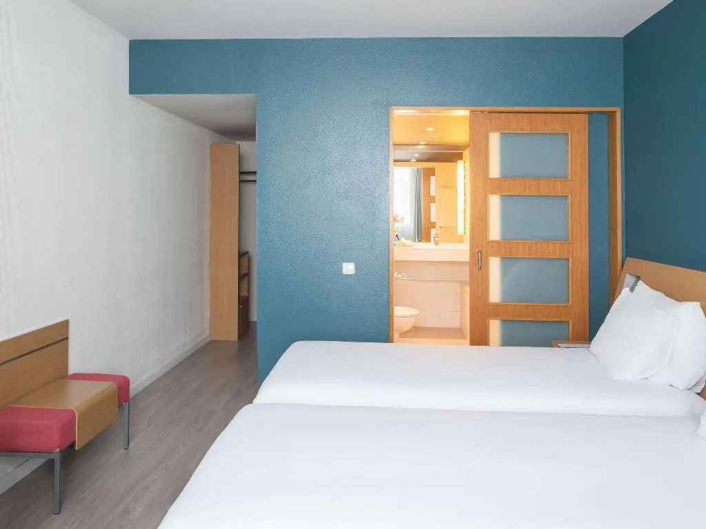 TWIN CLASSIC Room, Novotel Barcelona Cornella, Barcelona