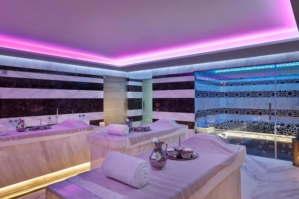 Sports and Entertainment, Marriott Resort Palm Jumeirah Dubai, Dubai