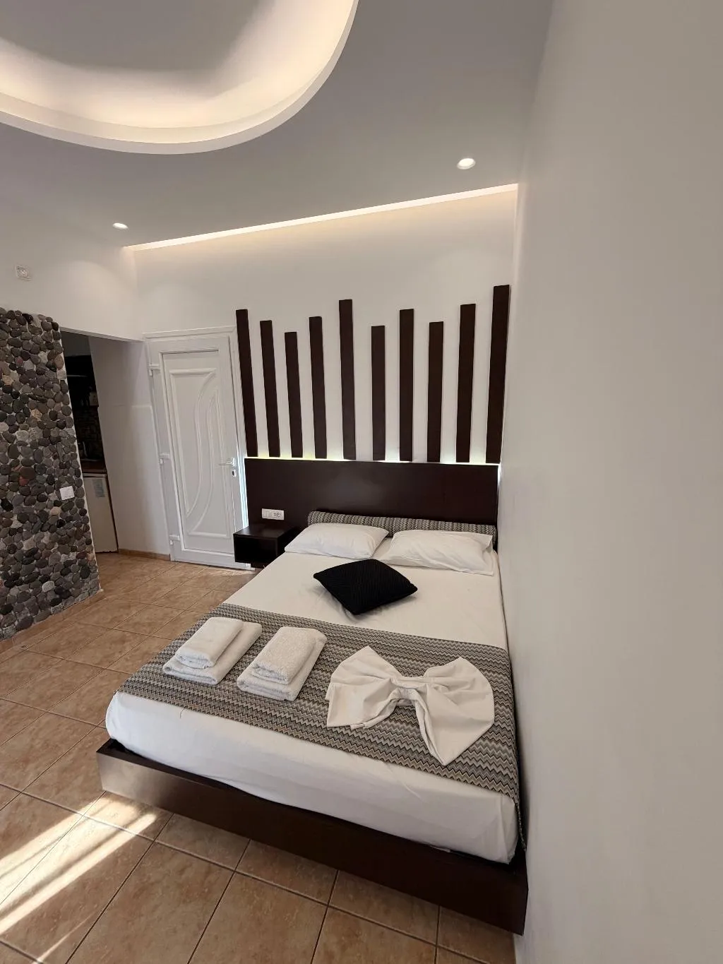 QUADRUPLE STANDARD Room, Villa Livadaros, Santorini