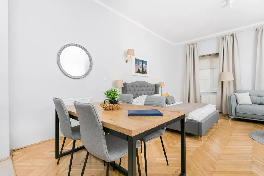 STUDIO CAPACITY 2 Room, Barbican House Apartments, Krakow