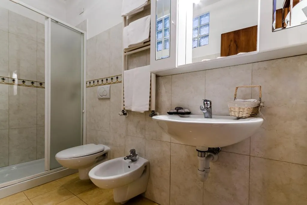 APARTMENT CAPACITY 5 Room, Cannaregio II Apartments, Venice