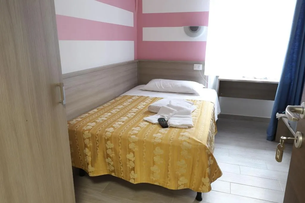 SINGLE STANDARD Room, Hotel Leonardo Da Vinci, Milan