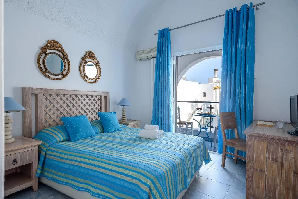 Double or Twin CLASSIC Room, Alesahne Beach, Santorini