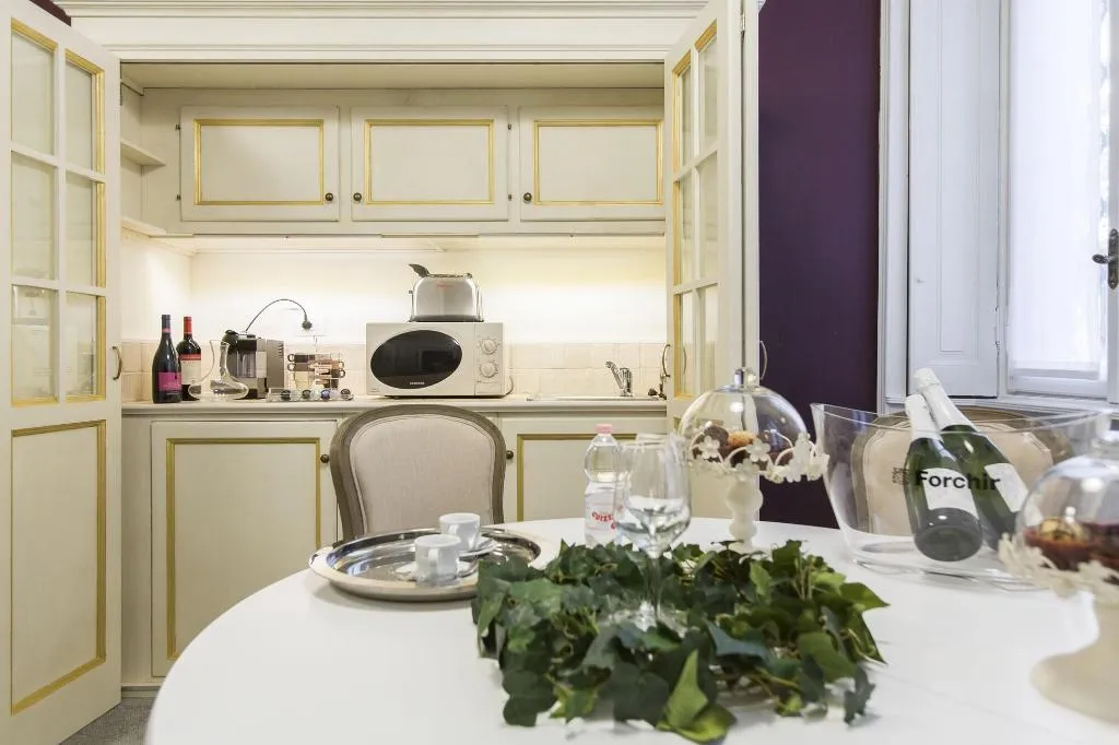 Room, Household - Settembrini 17, Milan