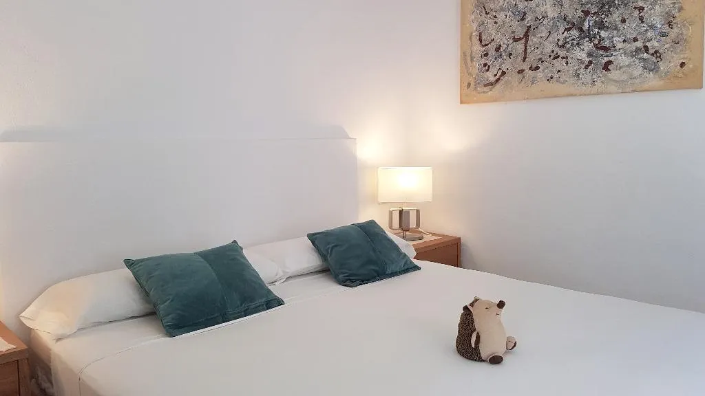 DOUBLE WITH SHARED BATHROOM Room, Starbal, Menorca