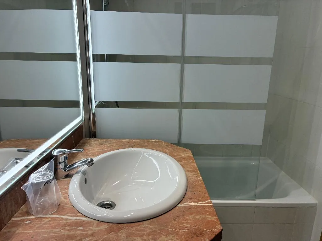 SINGLE INNER Room, Hotel Travessera, Barcelona