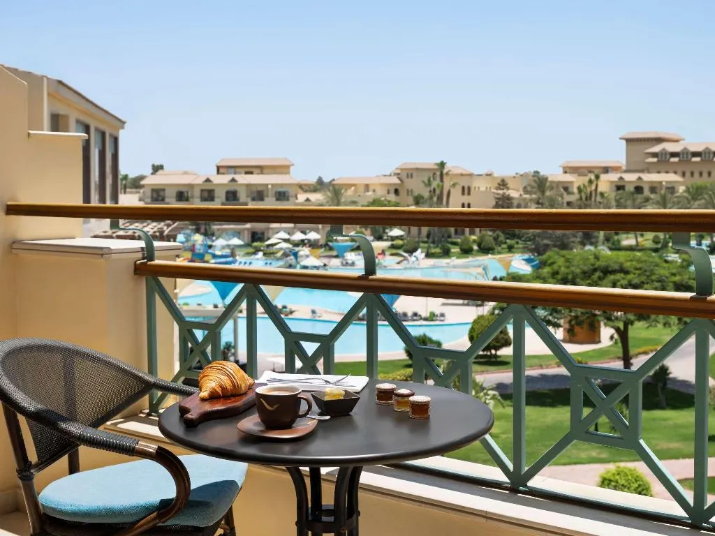 SUITE EXECUTIVE Room, Movenpick Cairo Media City, Cairo