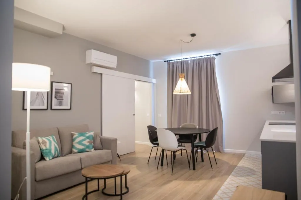 Room, Apartamentos Lã­bere Valencia Jardã­n Botã¡nico, Valencia