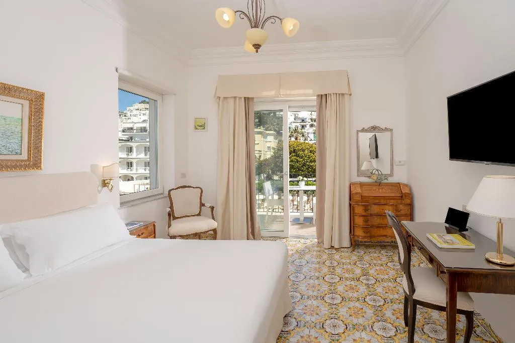 Double or Twin GARDEN VIEW Room, Hotel Syrene Capri, Naples