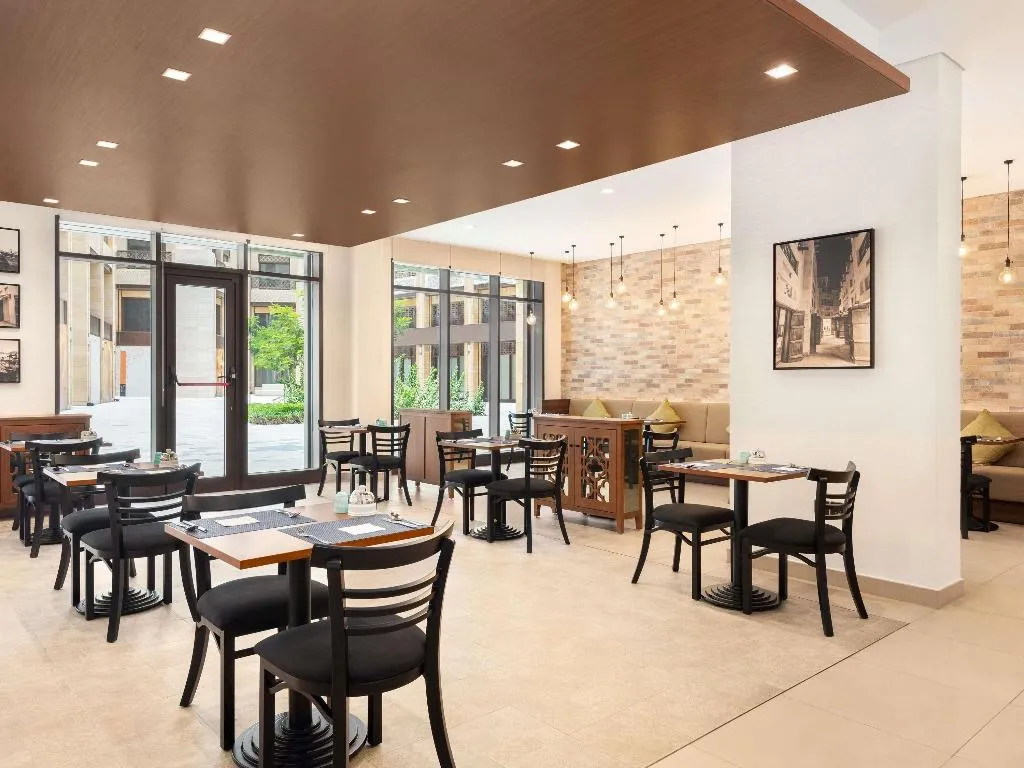 Restaurant, Ibis Styles Dubai Gold District, Dubai