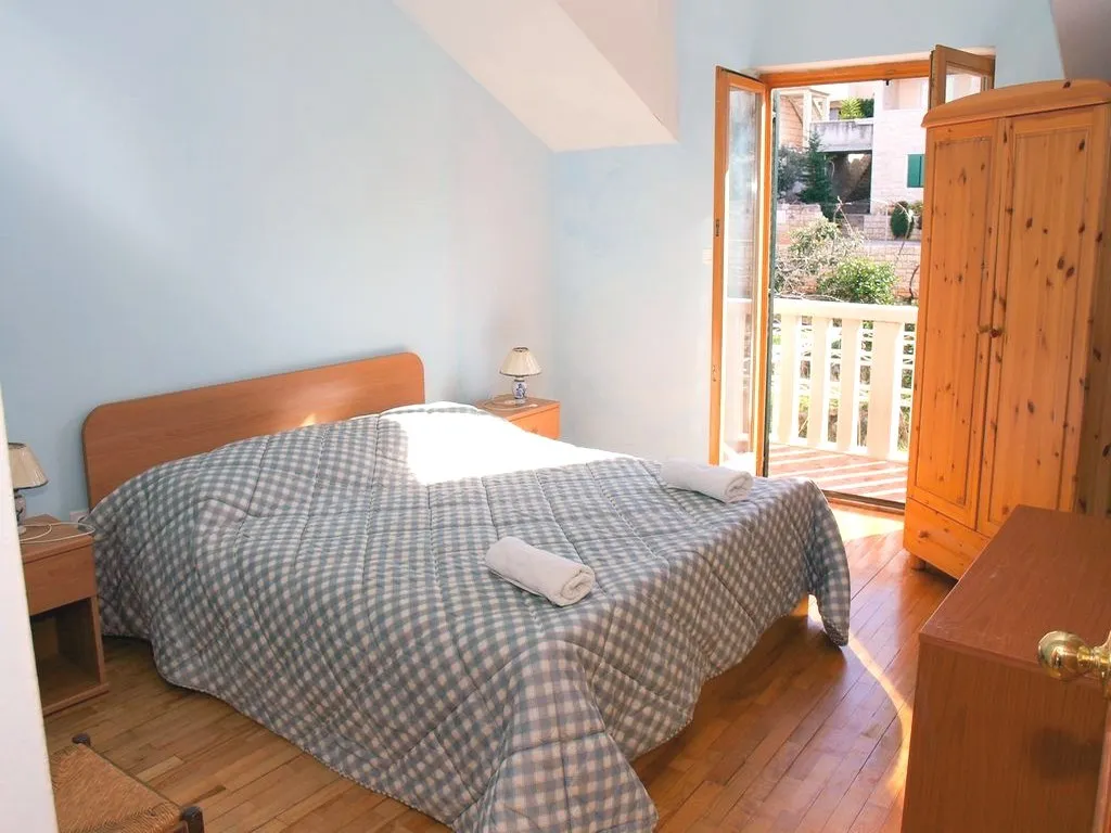 APARTMENT TWO BEDROOMS Room, Santic, Split