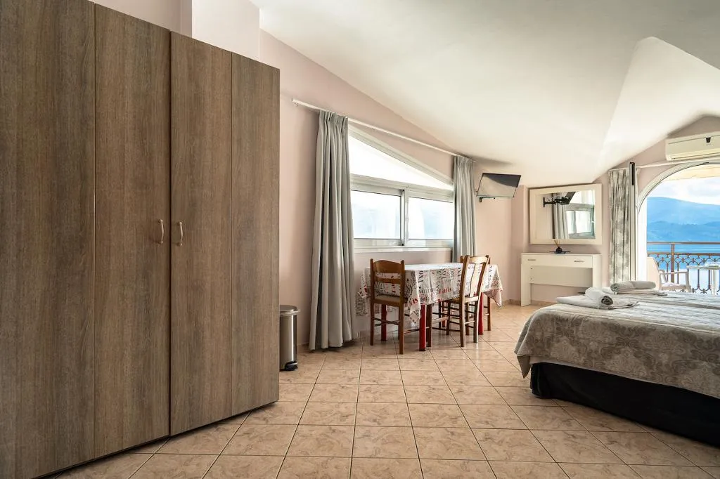 TRIPLE TWO BEDS Room, Zoi Lixouri, Kefallinia