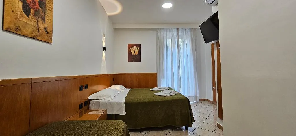 TRIPLE STANDARD Room, Zara, Naples