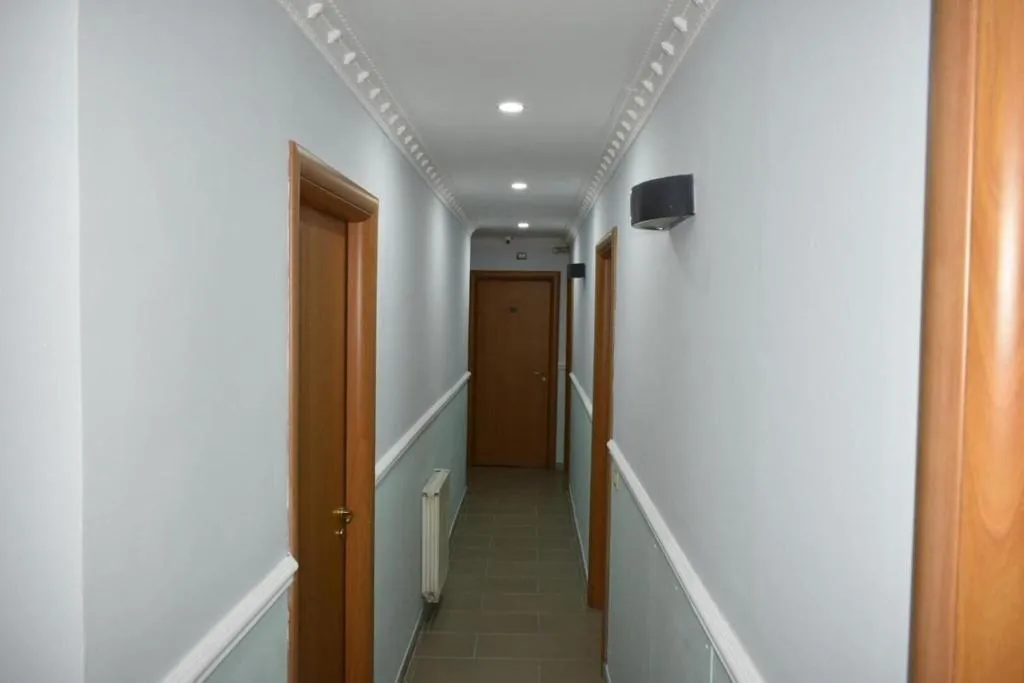 Lobby, Sul Molo, Catania