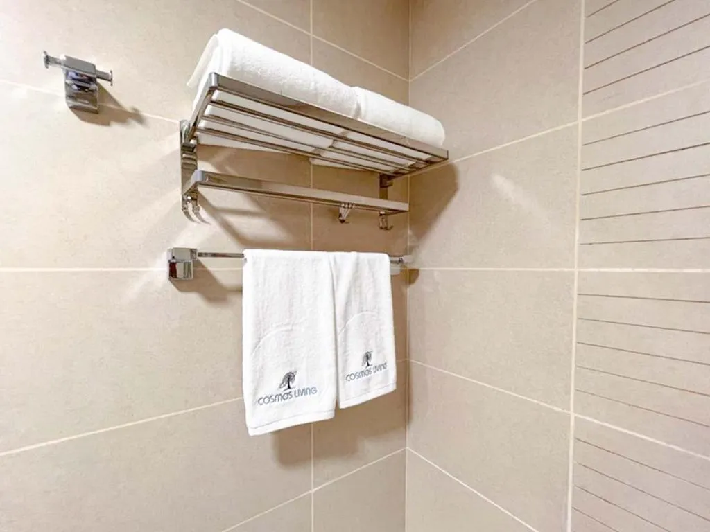 STUDIO ONE BEDROOM ONE BATHROOM Room, Goldcrest Executive, Dubai