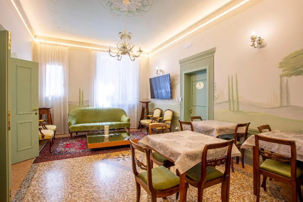 Lobby, Villa Tortorelli, Florence