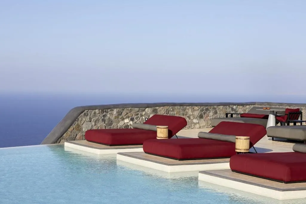 Sports and Entertainment, White Pearl Cavalieri, Santorini