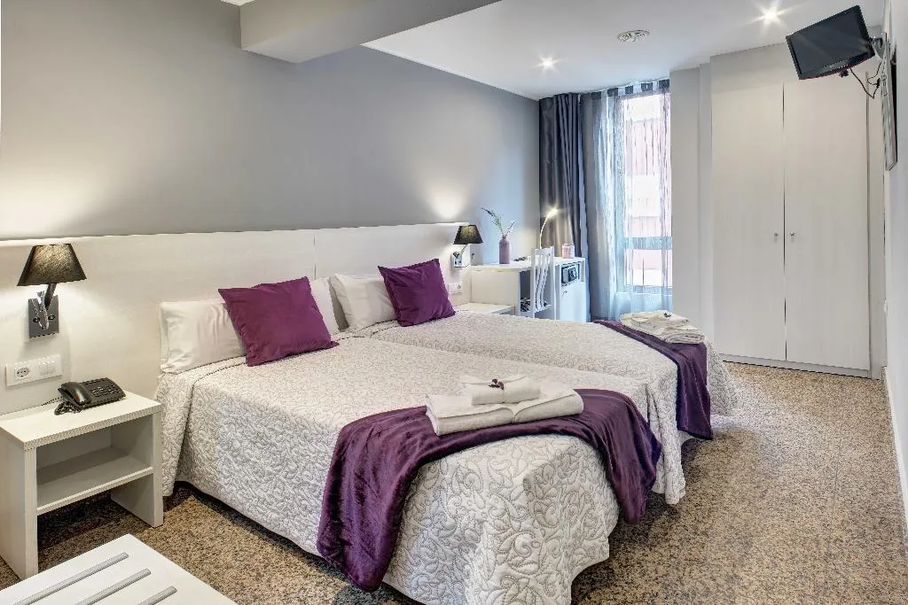 Double or Twin STANDARD Room, Nuevo Triunfo, Barcelona