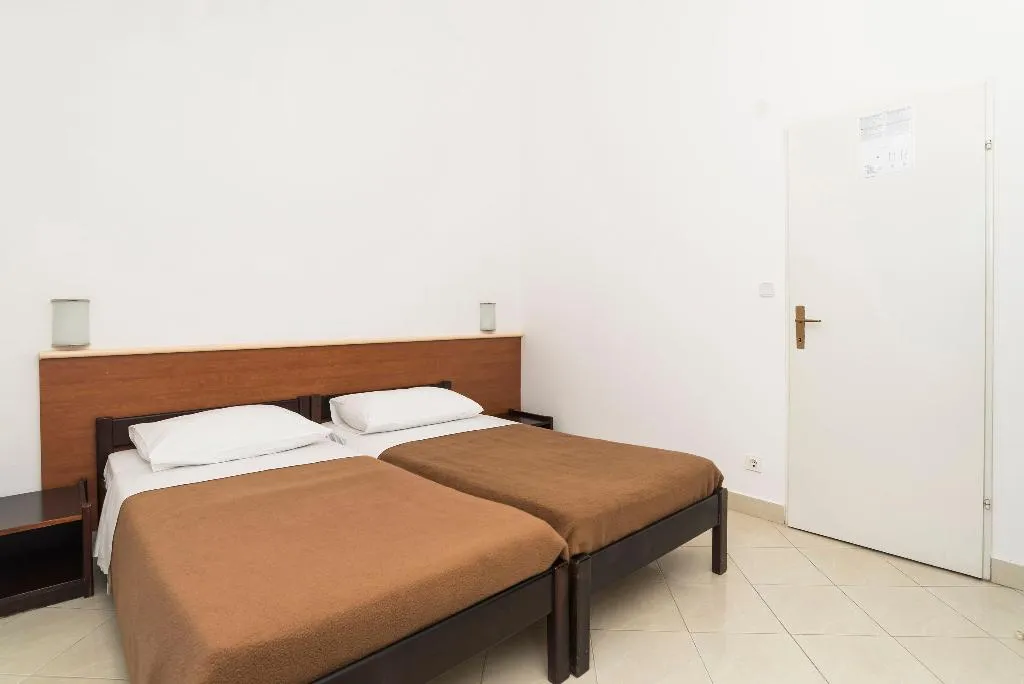 BUNGALOW CAPACITY 5 Room, Apartments Kanegra Plava Laguna, Istria