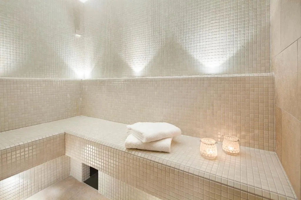 Sports and Entertainment, Hotel Aquarion Family & Friends - Destigo Hotels, Krakow