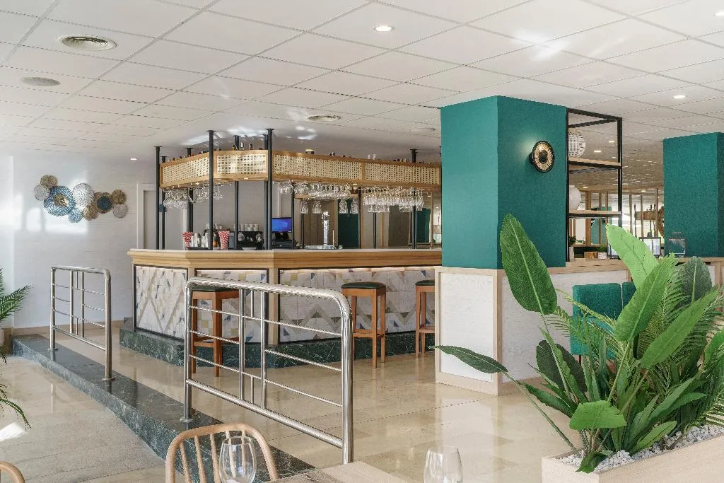 Bar, Hotel Costa Malaga by Pierre & Vacances, Costa Del Sol