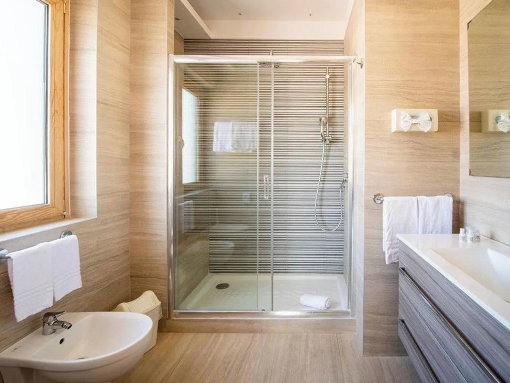 DOUBLE SUPERIOR QUEEN BED Room, Hotel Central, Naples