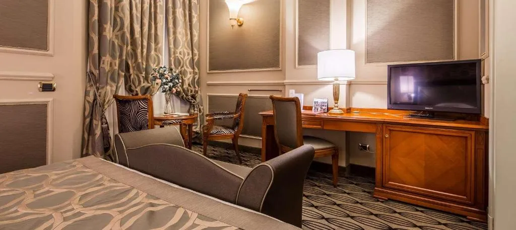 Room, Grand Visconti Palace, Milan