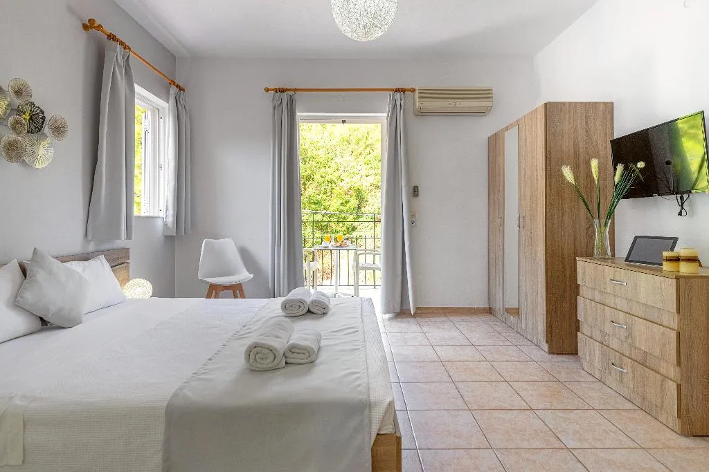 Double or Twin COMFORT Room, Faro Del Porto, Kalamata