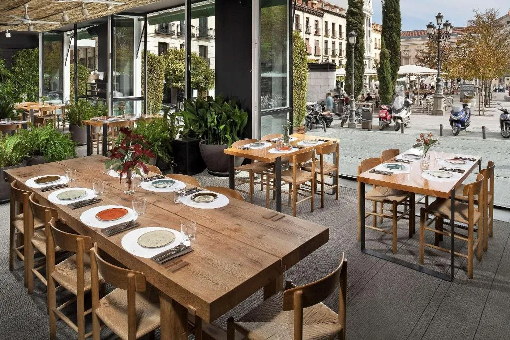 Restaurant, ME Madrid Reina Victoria, Madrid