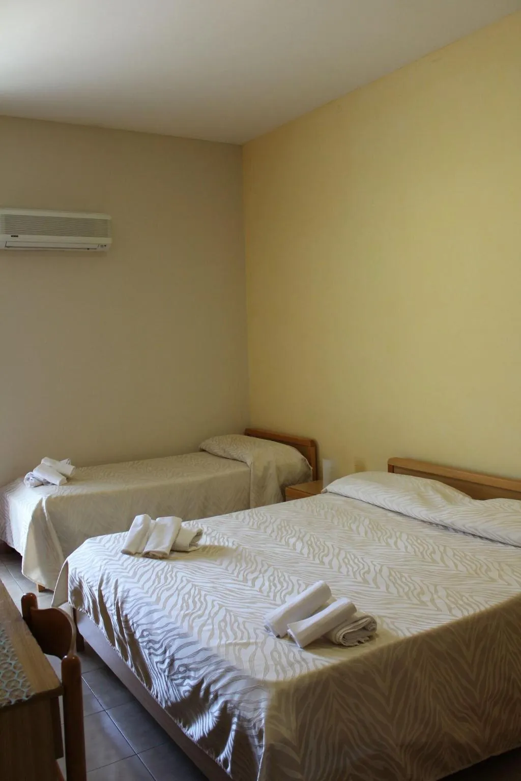 Room, Hotel Santuario Pompei, Naples