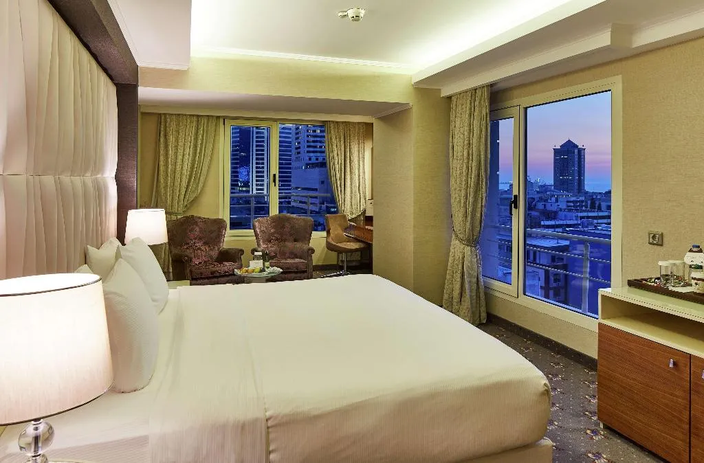 Room DELUXE SEA VIEW Room, DoubleTree By Hilton Izmir Alsancak, Izmir