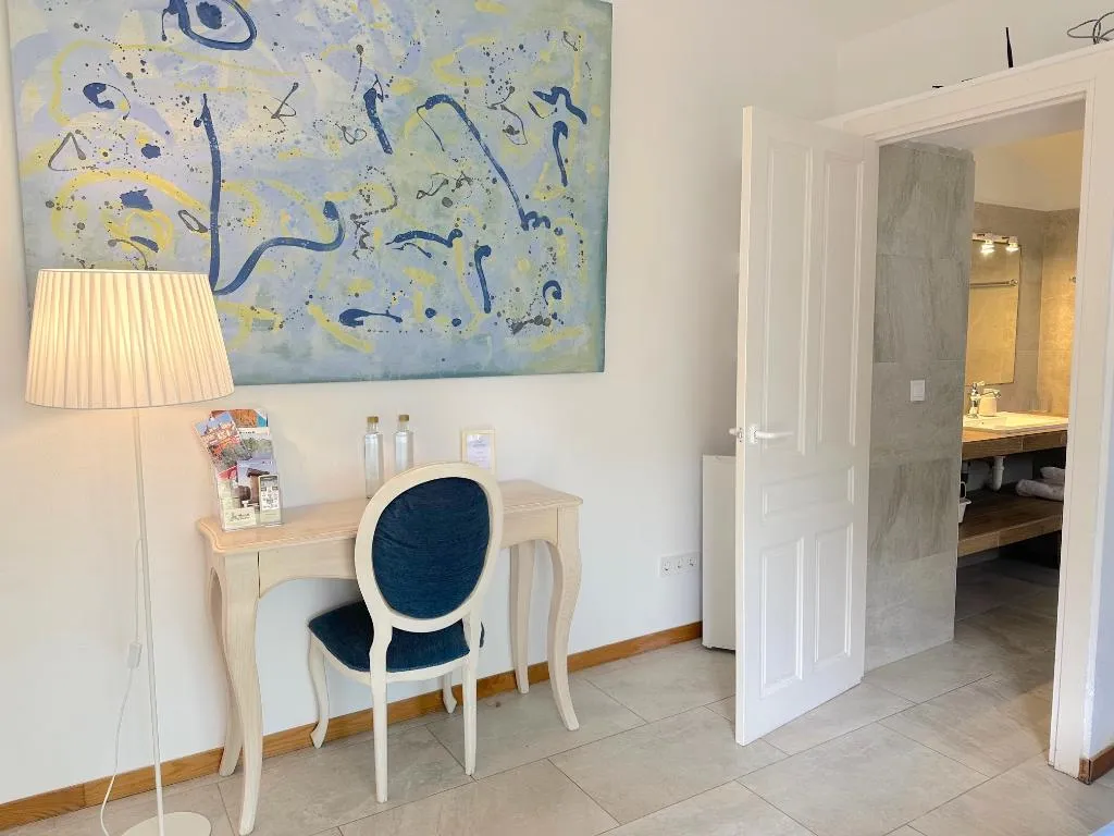 TRIPLE DELUXE KING BED Room, Starbal, Menorca