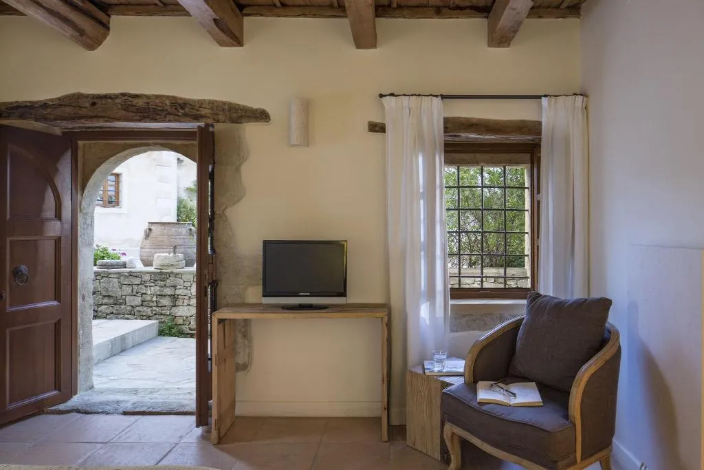 Room, Kapsaliana Village Hotel, Crete