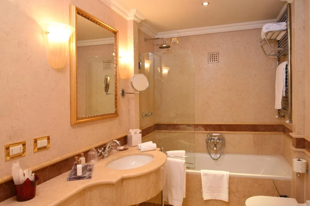 DOUBLE CLASSIC Room, Ca' Sagredo Hotel, Venice