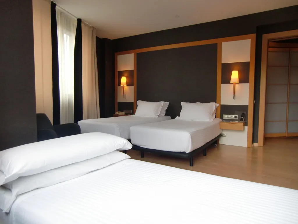 TRIPLE STANDARD Room, Barcelona Universal, Barcelona