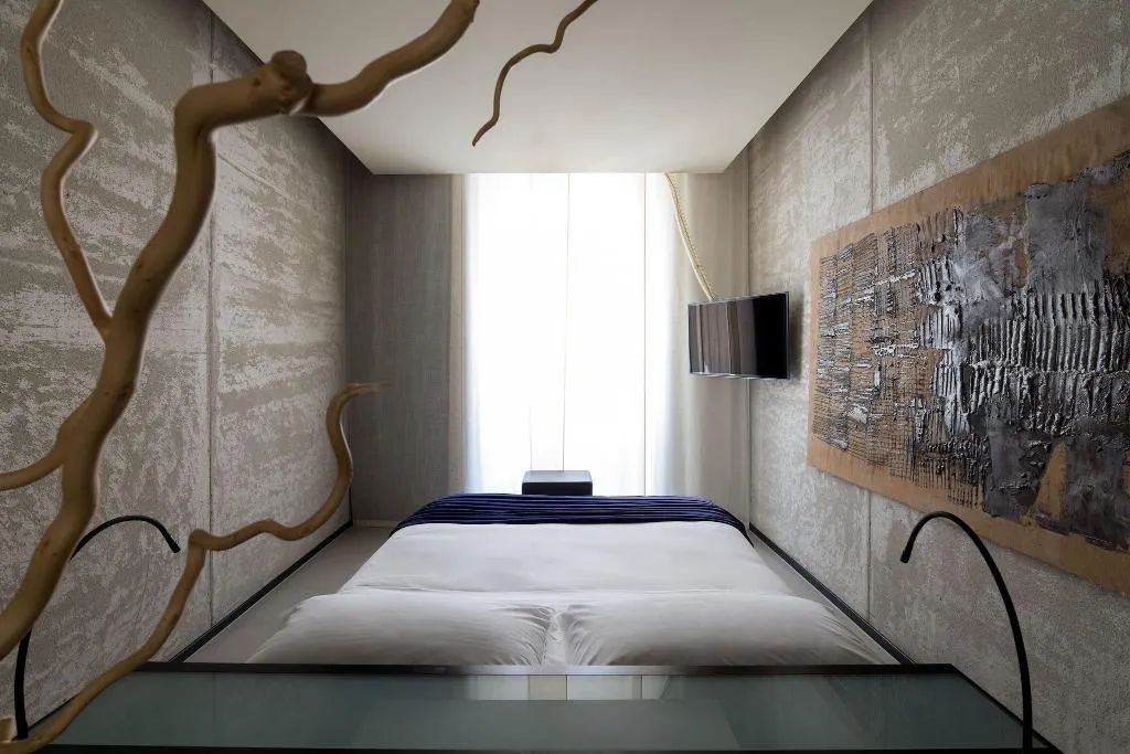 Room, Strafhotel a member of Design Hotels, Milan