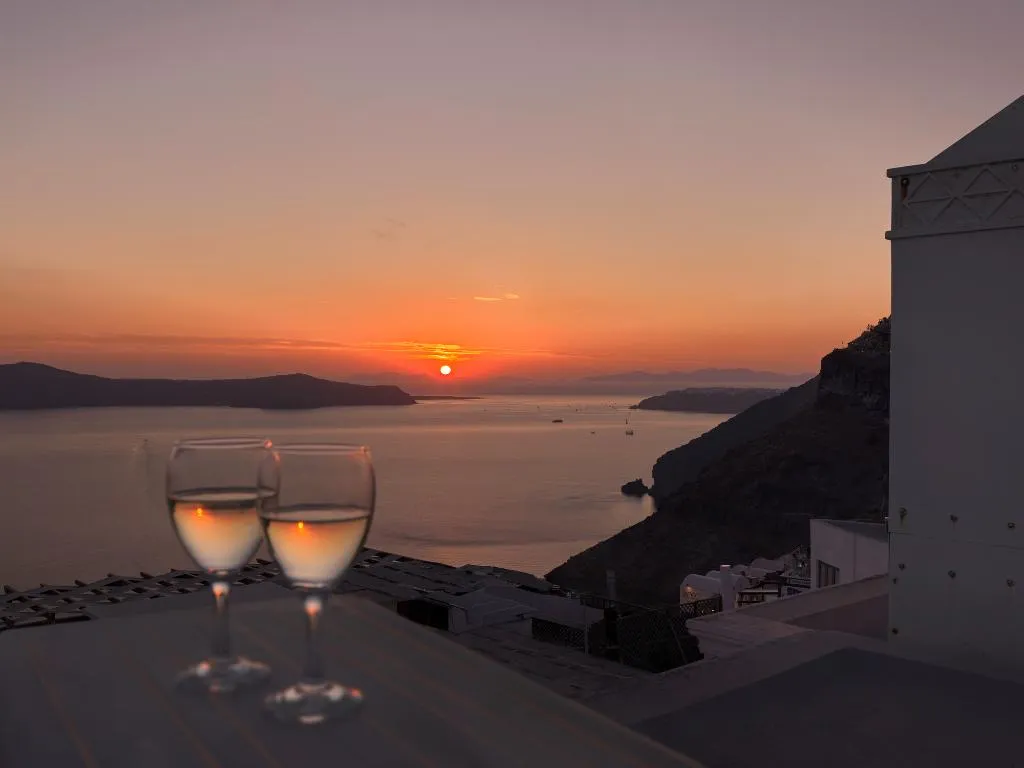 SUITE WITH JACUZZI WITH VIEWS Room, Tatakis Design Hotel, Fira, Santorini