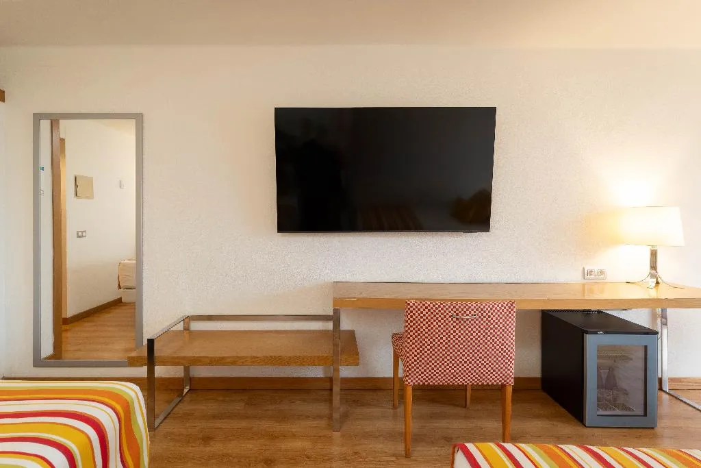 TRIPLE COMFORT Room, Hesperia Mallorca, Majorca