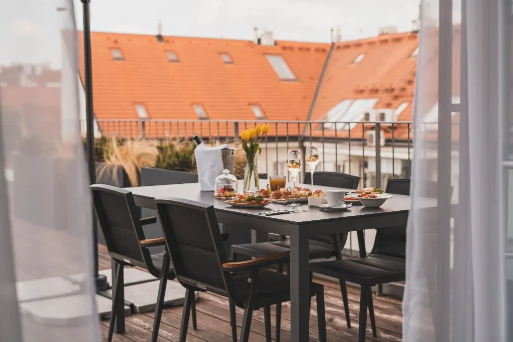 APARTMENT DELUXE WITH TERRACE Room, Hotel CUBE, Prague