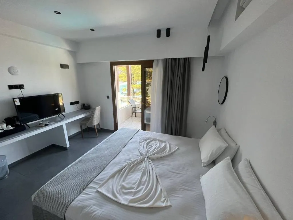 FAMILY ROOM STANDARD Room, Blue Green Bay 3K, Skiathos
